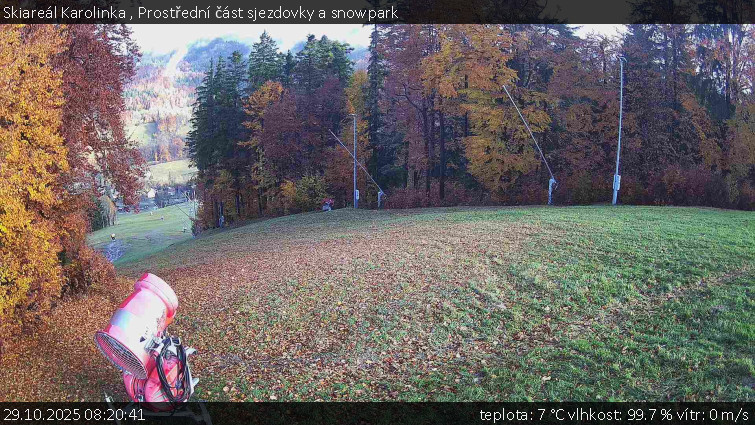 Skiareál Karolinka  - Prostřední část sjezdovky a snowpark - 29.10.2025 v 08:20 Skiareál Karolinka  - Prostřední část sjezdovky a snowpark - 29.10.2025 v 08:20