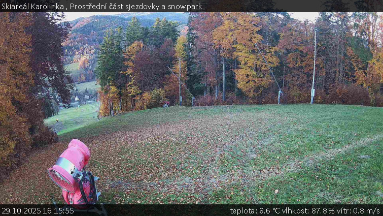 Skiareál Karolinka  - Prostřední část sjezdovky a snowpark - 29.10.2025 v 16:15 Skiareál Karolinka  - Prostřední část sjezdovky a snowpark - 29.10.2025 v 16:15