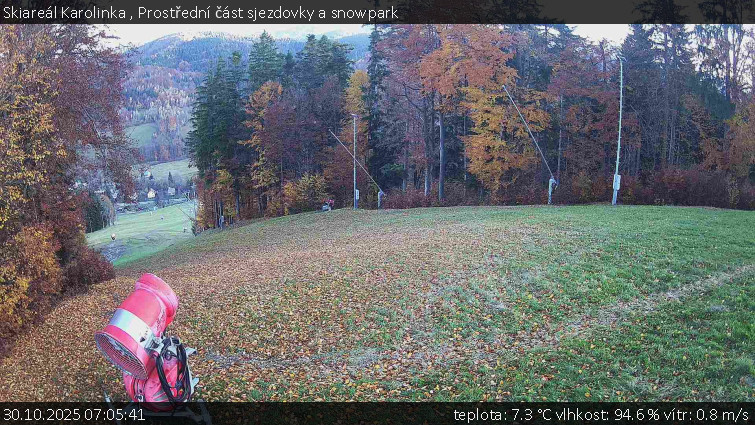 Skiareál Karolinka  - Prostřední část sjezdovky a snowpark - 30.10.2025 v 07:05 Skiareál Karolinka  - Prostřední část sjezdovky a snowpark - 30.10.2025 v 07:05