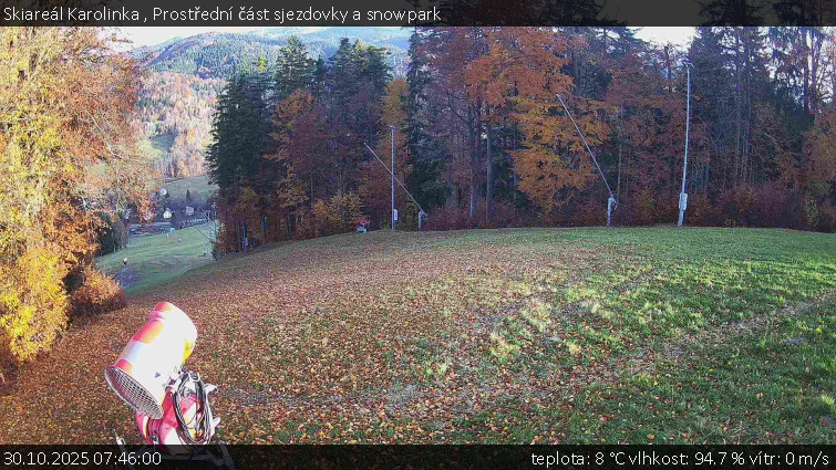Skiareál Karolinka  - Prostřední část sjezdovky a snowpark - 30.10.2025 v 07:46 Skiareál Karolinka  - Prostřední část sjezdovky a snowpark - 30.10.2025 v 07:46