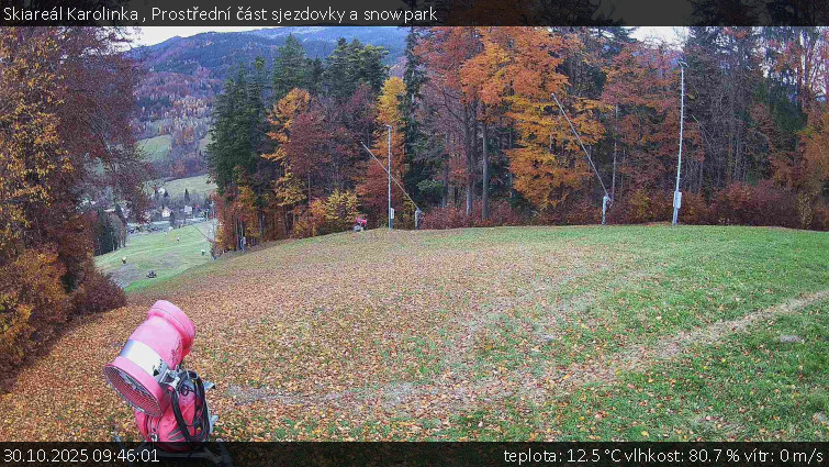 Skiareál Karolinka  - Prostřední část sjezdovky a snowpark - 30.10.2025 v 09:46 Skiareál Karolinka  - Prostřední část sjezdovky a snowpark - 30.10.2025 v 09:46