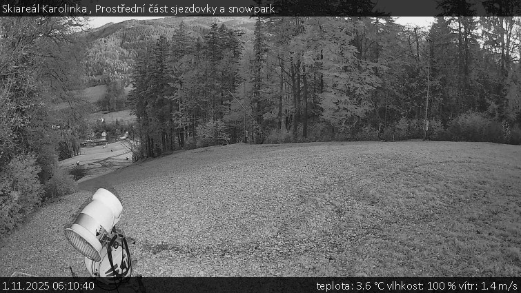 Skiareál Karolinka  - Prostřední část sjezdovky a snowpark - 1.11.2025 v 06:10 Skiareál Karolinka  - Prostřední část sjezdovky a snowpark - 1.11.2025 v 06:10