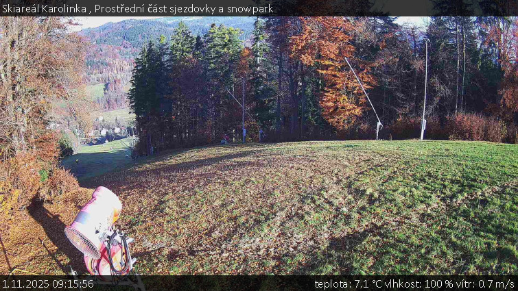 Skiareál Karolinka  - Prostřední část sjezdovky a snowpark - 1.11.2025 v 09:15 Skiareál Karolinka  - Prostřední část sjezdovky a snowpark - 1.11.2025 v 09:15