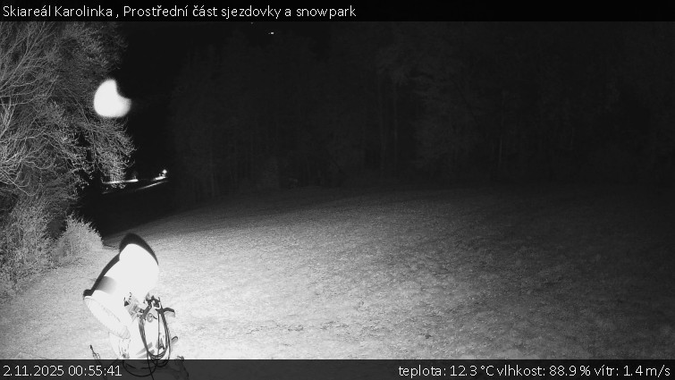 Skiareál Karolinka - Prostřední část sjezdovky a snowpark - 2.11.2025 v 00:55 Skiareál Karolinka - Prostřední část sjezdovky a snowpark - 2.11.2025 v 00:55