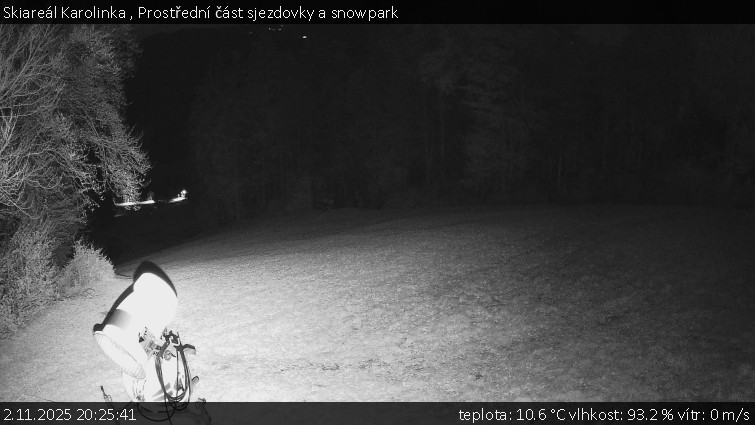 Skiareál Karolinka - Prostřední část sjezdovky a snowpark - 2.11.2025 v 20:25 Skiareál Karolinka - Prostřední část sjezdovky a snowpark - 2.11.2025 v 20:25