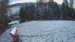 Prostřední část sjezdovky a snowpark
