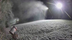 Prostřední část sjezdovky a snowpark