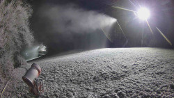 Prostřední část sjezdovky a snowpark