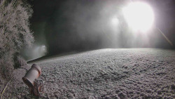 Prostřední část sjezdovky a snowpark