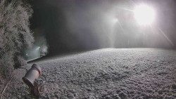 Prostřední část sjezdovky a snowpark