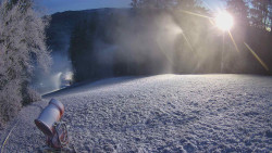 Prostřední část sjezdovky a snowpark