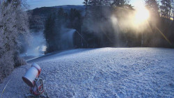Prostřední část sjezdovky a snowpark