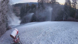 Prostřední část sjezdovky a snowpark
