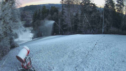 Prostřední část sjezdovky a snowpark