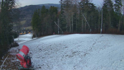 Prostřední část sjezdovky a snowpark