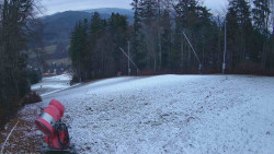 Prostřední část sjezdovky a snowpark