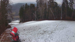 Prostřední část sjezdovky a snowpark