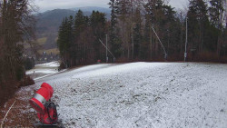 Prostřední část sjezdovky a snowpark