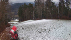 Prostřední část sjezdovky a snowpark
