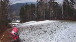 Prostřední část sjezdovky a snowpark