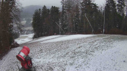 Prostřední část sjezdovky a snowpark