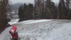 Prostřední část sjezdovky a snowpark