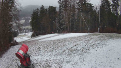 Prostřední část sjezdovky a snowpark