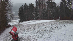 Prostřední část sjezdovky a snowpark