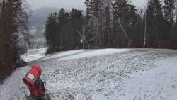Prostřední část sjezdovky a snowpark