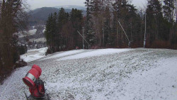 Prostřední část sjezdovky a snowpark
