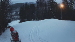 Prostřední část sjezdovky a snowpark