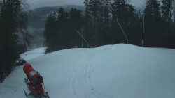 Prostřední část sjezdovky a snowpark