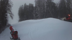 Prostřední část sjezdovky a snowpark