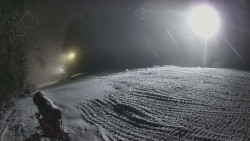 Prostřední část sjezdovky a snowpark