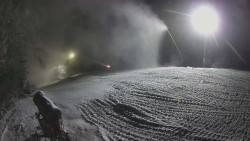 Prostřední část sjezdovky a snowpark