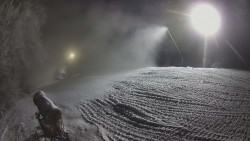 Prostřední část sjezdovky a snowpark