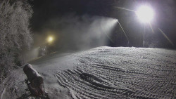 Prostřední část sjezdovky a snowpark