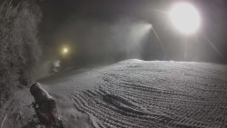 Prostřední část sjezdovky a snowpark