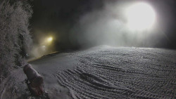 Prostřední část sjezdovky a snowpark