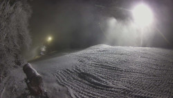 Prostřední část sjezdovky a snowpark