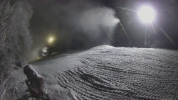 Prostřední část sjezdovky a snowpark