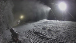 Prostřední část sjezdovky a snowpark