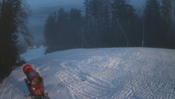 Prostřední část sjezdovky a snowpark