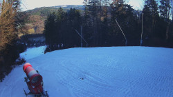 Prostřední část sjezdovky a snowpark
