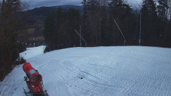 Prostřední část sjezdovky a snowpark