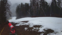 Prostřední část sjezdovky a snowpark