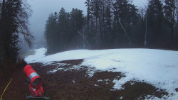 Prostřední část sjezdovky a snowpark