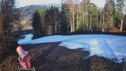 Prostřední část sjezdovky a snowpark