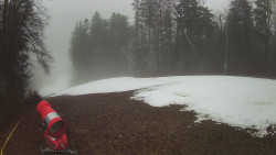 Prostřední část sjezdovky a snowpark