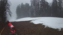 Prostřední část sjezdovky a snowpark